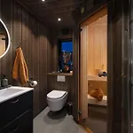 Ny Og Moderne Med Sauna, Jacuzzi Og Eget Spillrom Med Biljard Og Dart Gratis Elbillading Og Strom Inkludert I Prisen Casa de Férias Flå