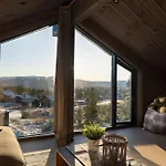 Ferienhaus Ny Og Moderne Med Sauna, Jacuzzi Og Eget Spillrom Med Biljard Og Dart Gratis Elbillading Og Strom Inkludert I Prisen Flå