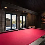 Ny Og Moderne Med Sauna, Jacuzzi Og Eget Spillrom Med Biljard Og Dart Gratis Elbillading Og Strom Inkludert I Prisen Ferienhaus