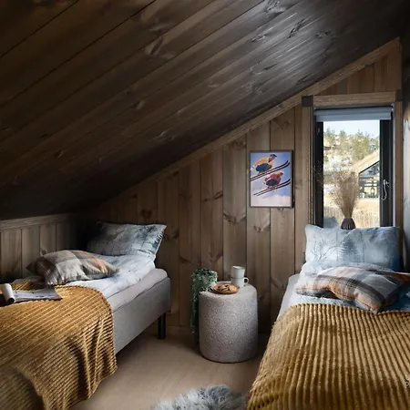 Ny Og Moderne Med Sauna, Jacuzzi Og Eget Spillrom Med Biljard Og Dart Gratis Elbillading Og Strom Inkludert I Prisen