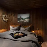 Ny Og Moderne Med Sauna, Jacuzzi Og Eget Spillrom Med Biljard Og Dart Gratis Elbillading Og Strom Inkludert I Prisen Flå