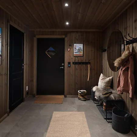 Ny Og Moderne Med Sauna, Jacuzzi Og Eget Spillrom Med Biljard Og Dart Gratis Elbillading Og Strom Inkludert I Prisen